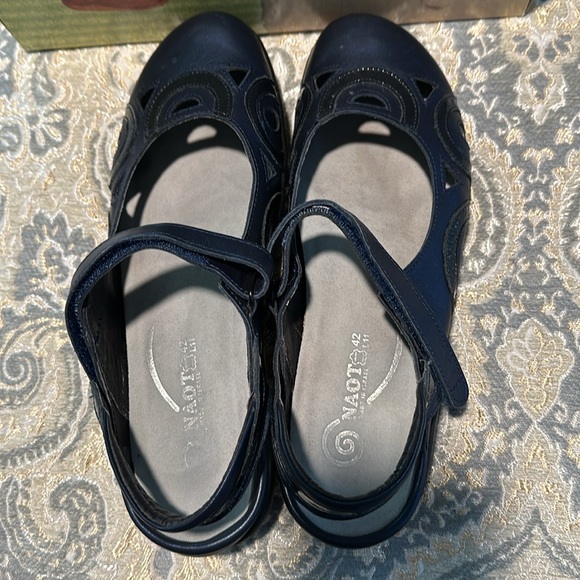 Naot navy shoes. Lightly worn.  Called Rongo. - Picture 2 of 4